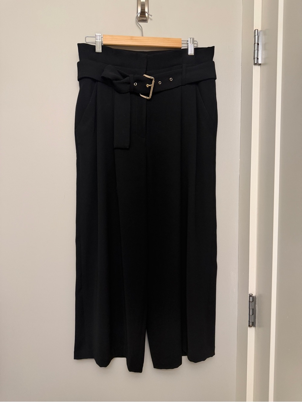 MICHAEL Michael Kors Black Wide-Leg cropped Paperbag Belted Pants